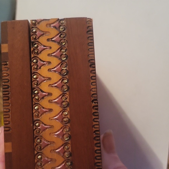 Hand Painted Box - Picture 4 of 8